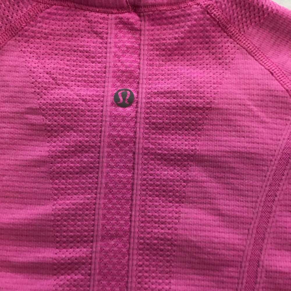Lululemon Swiftly Tech Short Sleeve Shirt in Pink size 6 Athletic Active - Picture 9 of 9